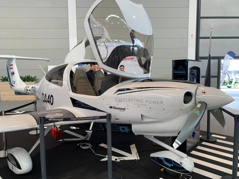 El desarrollo de aviones propulsados por motores elctricos requiere nuevas aptitudes para los tcnicos de mantenimiento.